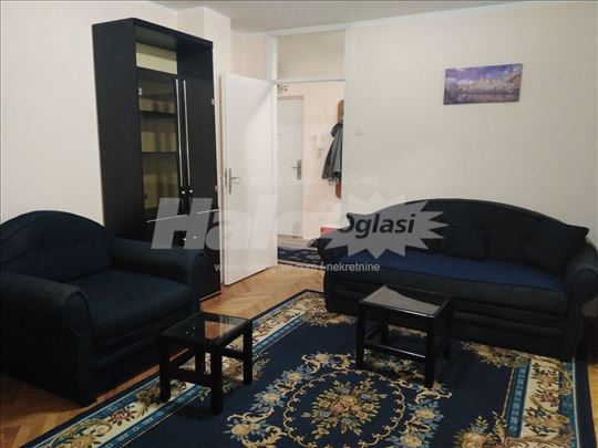 Dvoiposoban stan na Bulevaru Nemanjića 