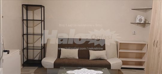 Izdaje se jednosoban stan 23 kvadrata Budimska