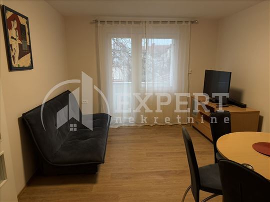 Izdaje se stan kod Medicinskog fakulteta