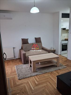 Jednoiposoban stan - 38m2 - Detelinara 