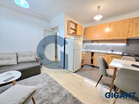 Kalenić pijaca, 49m2, II, cg