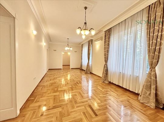 Lux kuća sa pomoćnim objektom