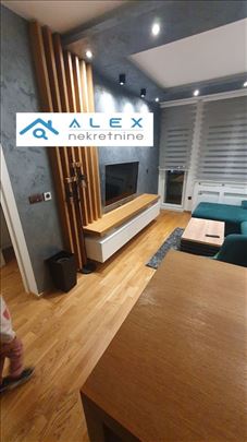 Odličan jednoiposoban stan sa garažnim mestom