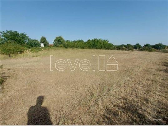 Plac,Irig,Krušedol Selo,kv: 975.00, € 17500