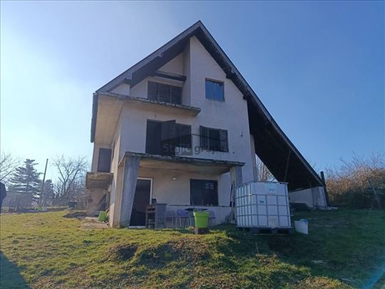 Povoljan uknjižen plac + kuća