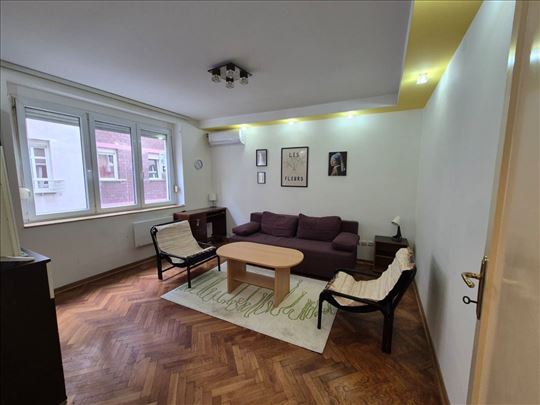 Povoljno - 500 evra jednosoban stan u centru Beogr