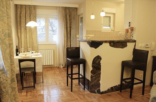 Prodajemo dvoiposoban stan, Uciteljsko Naselje, 17