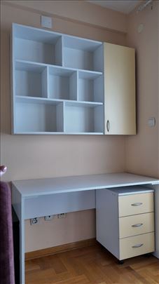 Radni sto sa fiokarom i zidnom policom na prodaju