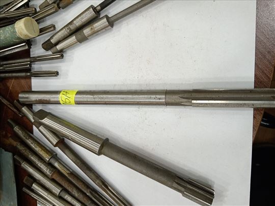 RAZVRTAC 15H7 DUGI FRA 