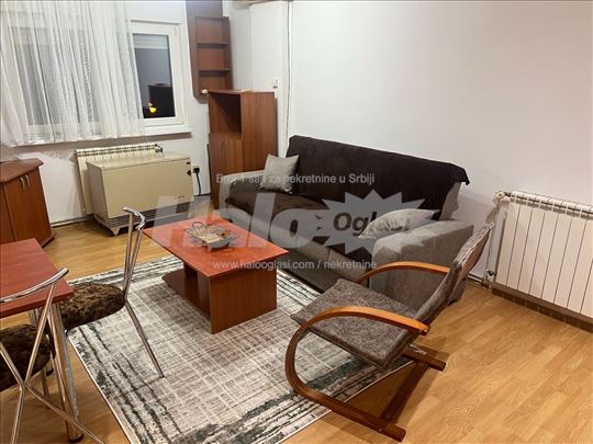 Renoviran stan na Karaburmi