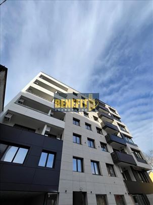 Stan u novogradnji sa pogledom na reku, Retenzija