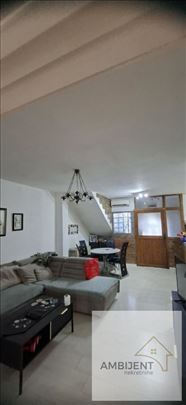 Trosoban stan u Zemunu, 55m2