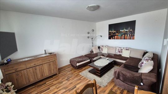 Trosoban stan u Zrenjaninu