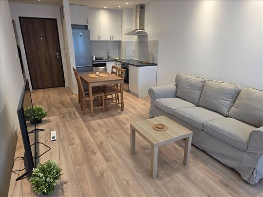 Vozdovačka crkva, NOVO, opremljen, odmah useljiv