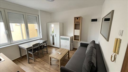 Vračar, renovirana garsonjera