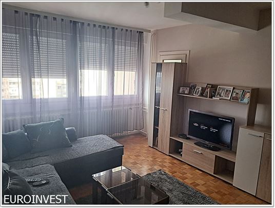 1,5 Uknjižen, lep pogled, odličan raspored,2 lifta