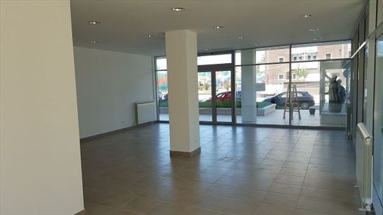 A blok, komforan lokal, prometan, ID 6357