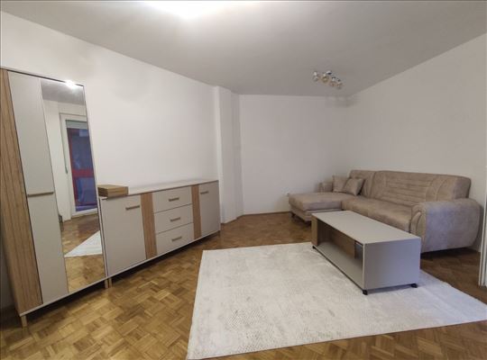 Dvosoban stan u Tozinom Sokaku