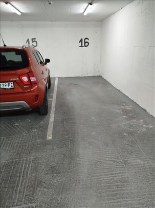 Garažno mesto - Vojislava Ilića