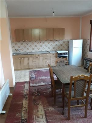 Izdajem dvosoban namešten stan 