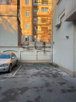 Izdajem parking mesto Prote Mataje 21 VRACAR