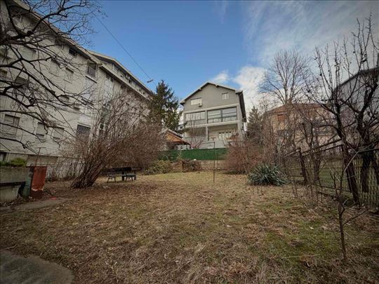 Košutnjak - bazeni, kuća na 5 ari