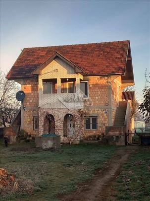 Kuća Surčin - Petrovčić 185m2 19.5ari 231.000EUR