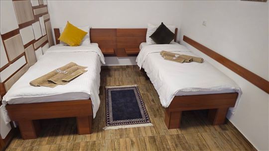 Masivni kreveti – duplo dno | Kao novi