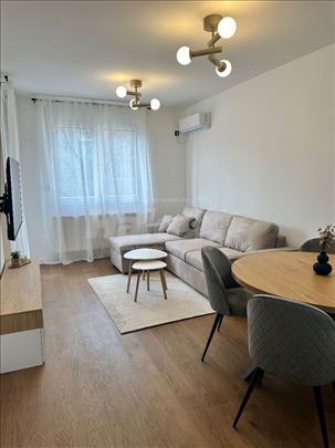 Nov dvosoban stan na Podbari