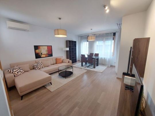 Nov, Lux 3.0 stan sa garazom, ID 2040