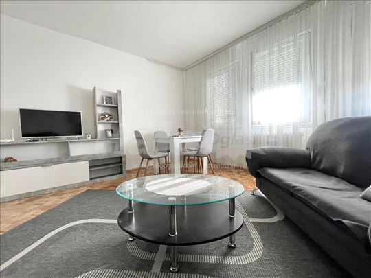 NOV trosoban stan,70m²,Svetao,Kompletno opremljen