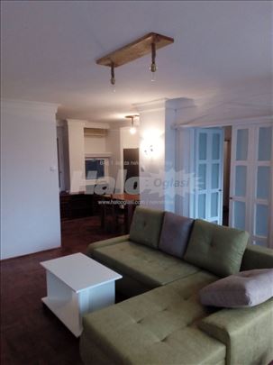 Polunamešten trosobni stan u bloku 23 (70 m2)