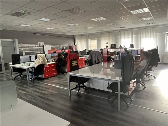 Poslovni prostor 780m2 Bulevar Vojvode Stepe