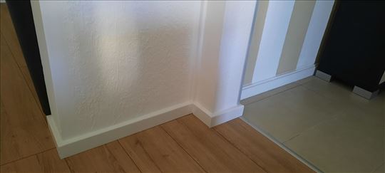 Postavljam laminat i sve lajsne