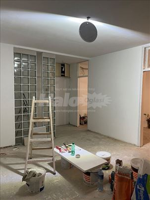 Požeška-58m² nenamešten stan za poslovni prostor