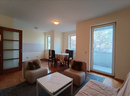 Renoviran 3.0 stan na Karaburmi 