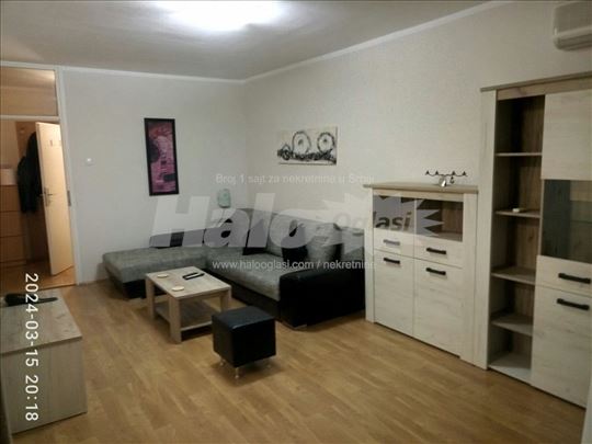 Stan 42 kvadrata hotel jugoslavija