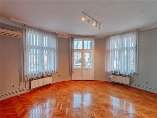 Top lokacija – Centar,salonac,reprezentativan PP!