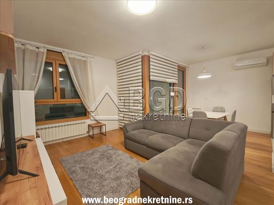 Trešnjinog cveta - LUX - 2.0 - Garaža