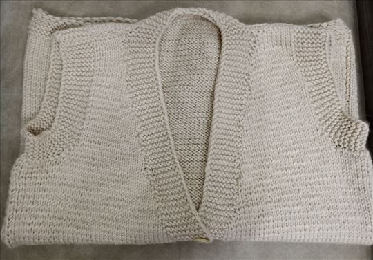 Vuneni pleteni dzemper