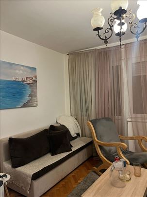 Zemun, Marije Bursać, 35m2, 1/4, TA, renoviran, uk