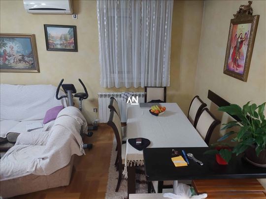 Zvezdara, Mirijevo, Radmile Savićević, stan sa par