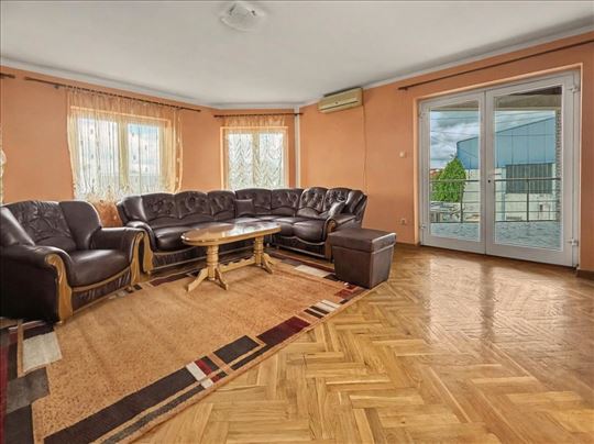 Broker - 140 kvadrata u okviru sprata