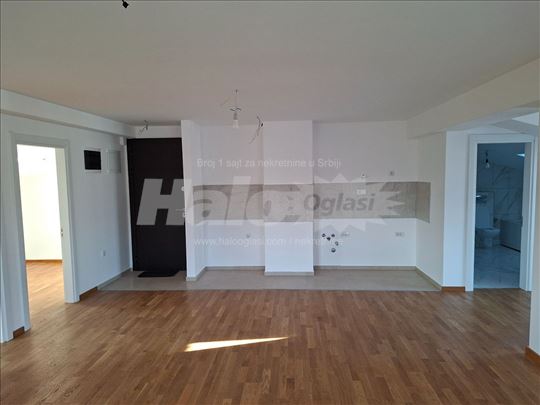 Četvorosoban, nov, uknjižen, 