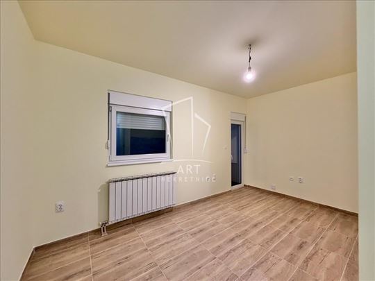 Garsonjera na odličnoj lokaciji, početak Mirijeva 