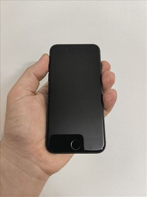 Iphone 8 crni (2)