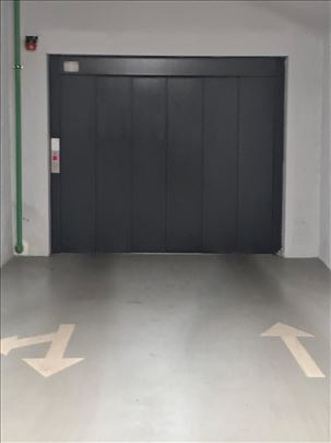 Izdajemo garazu,Kalenic pijaca,14m2