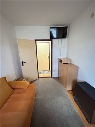 Izdavanje, Karaburma 21m2 1.0