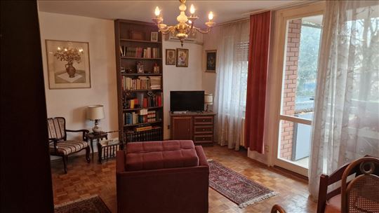 Izuzetan stan u Bulevaru kralja Aleksandra