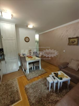 Jednoiposoban stan u Inđiji, sa parking mestom